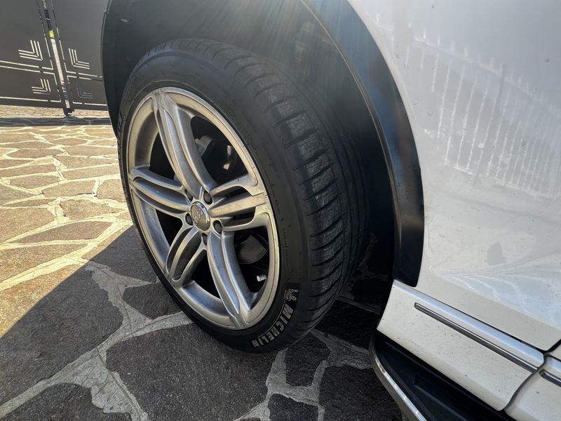 Audi Q7 • 2010 • 256,000 km 13