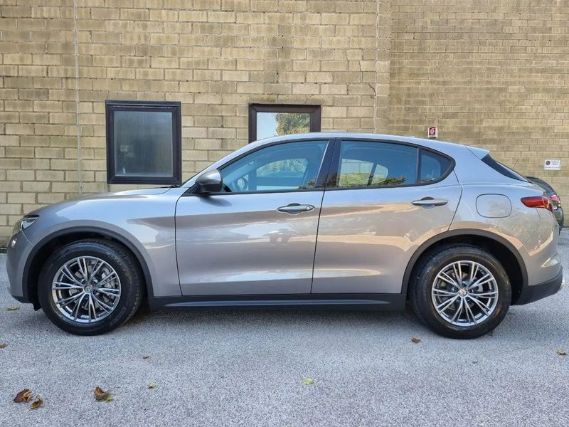 Alfa Romeo Stelvio • 2018 • 45,500 km 3