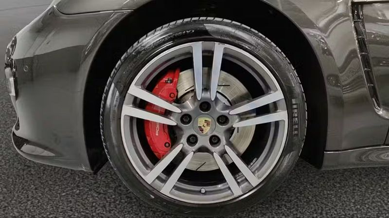 Porsche Panamera • 2012 • 104,555 km 15