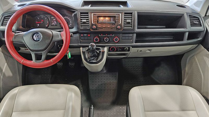 Volkswagen T5 Transporter Shuttle • 2016 • 221,190 km 8