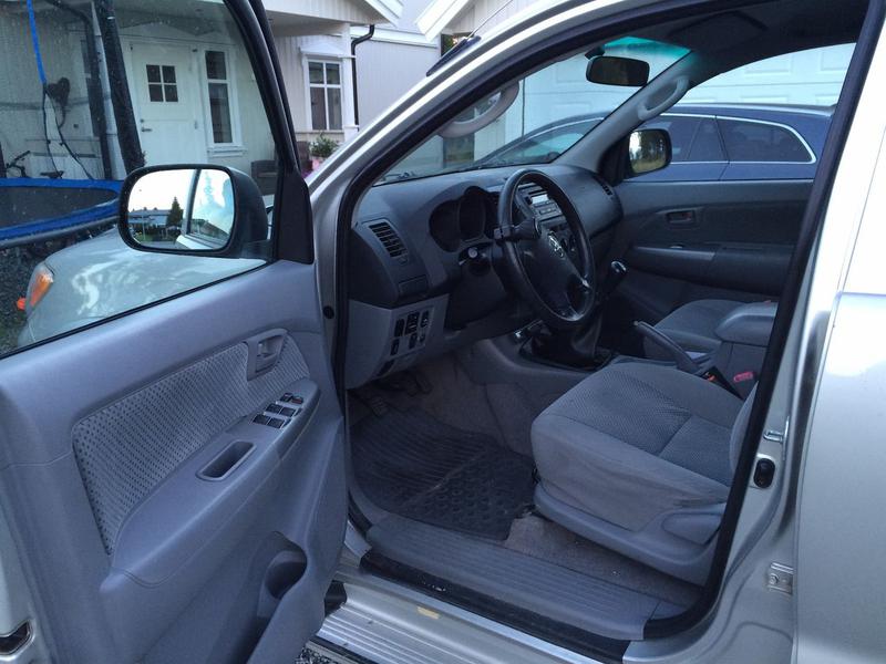Toyota Hilux • 2005 • 115,300 km 2