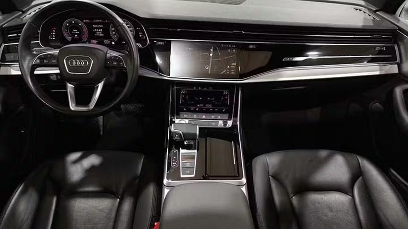 Audi Q7 • 2020 • 53,864 km 10