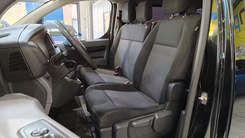 Opel Vivaro • 2020 • 144,044 km 5