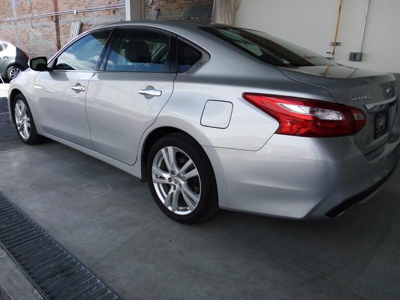 Nissan Altima • 2017 • 46,000 km 11