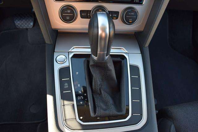 Volkswagen Passat • 2016 • 212,000 km 8