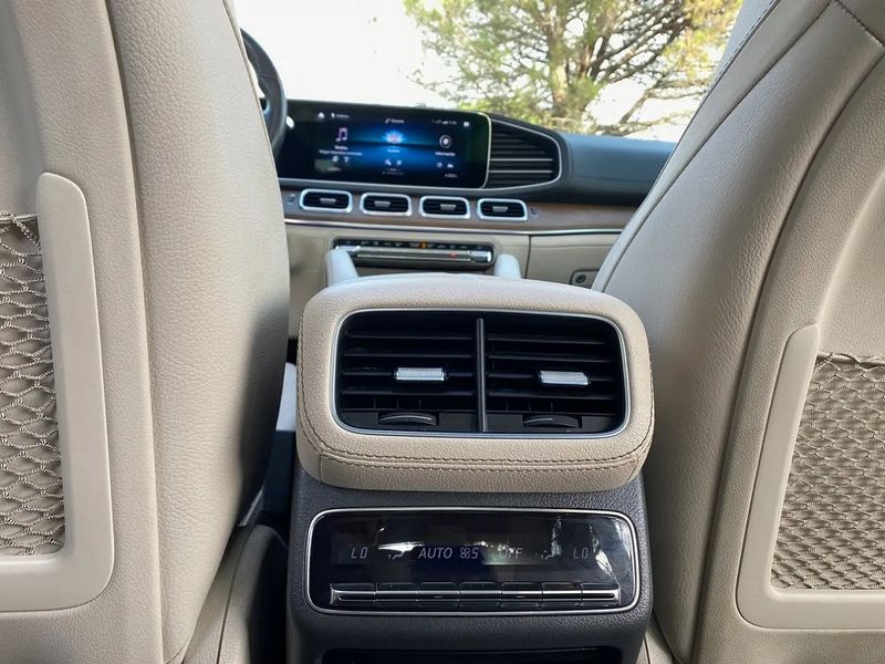 Mercedes-Benz GLE-Class • 2020 • 85,000 km 9