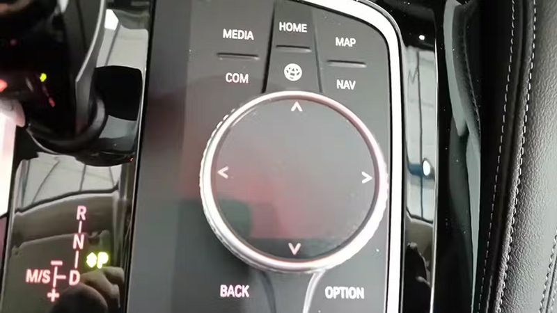 BMW X4 • 2023 • 27,599 km 3