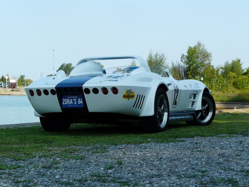 Chevrolet Corvette • 1964 • 22,000 km 3