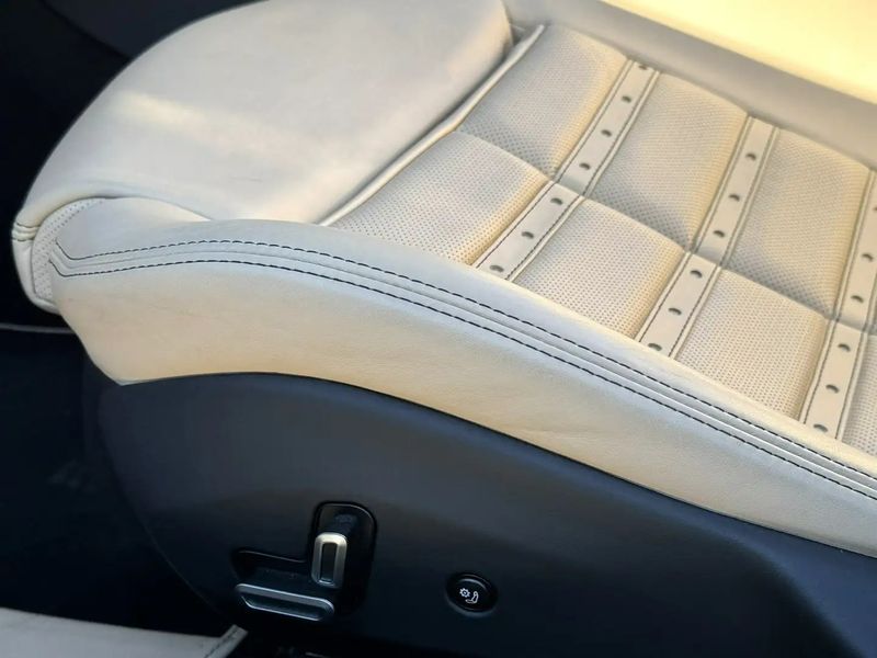 Ferrari Portofino • 2020 • 17,600 km 35