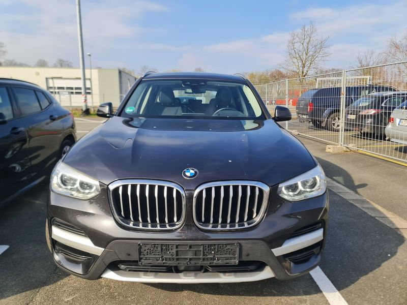 BMW X3 • 2021 • 87,500 km 1