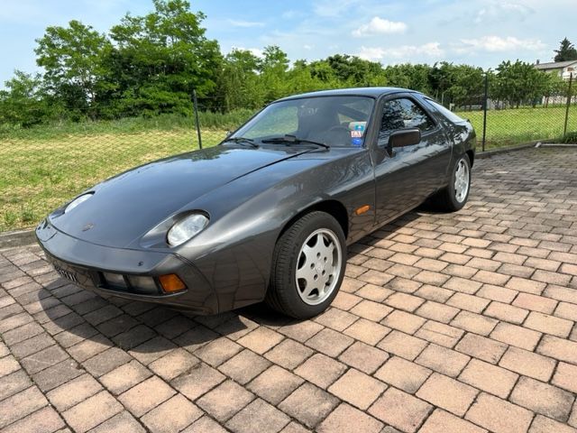 Porsche 928 • 1978 • 154,069 km 1