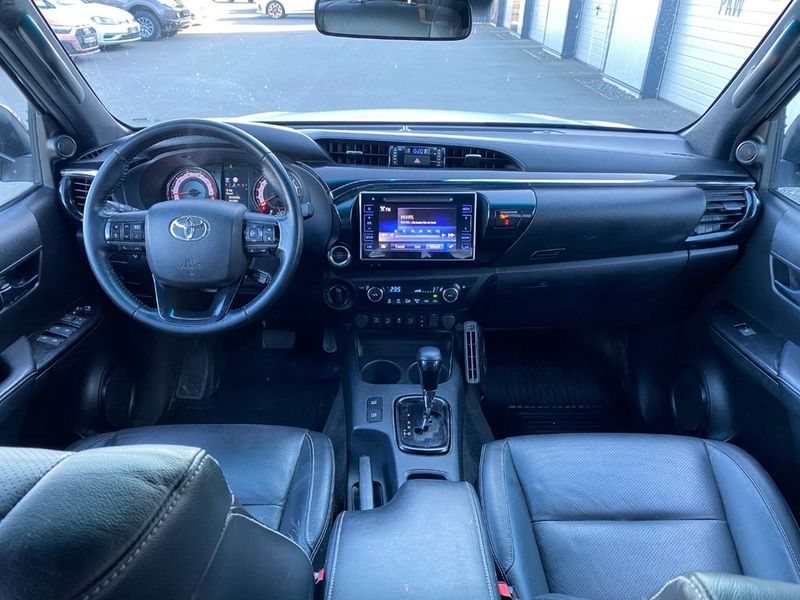 Toyota Hilux • 2020 • 64,301 km 4