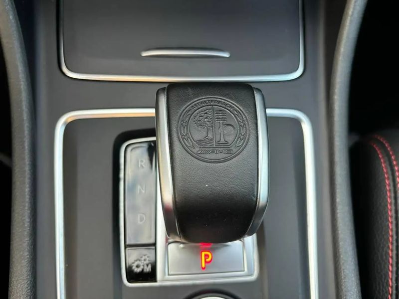 Mercedes-Benz GLA-Class • 2019 • 104,000 km 5