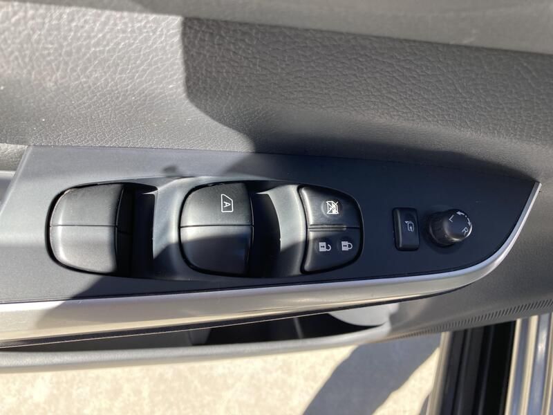 Nissan Navara • 2021 • 70,265 km 25