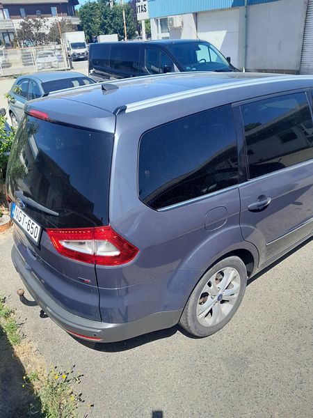 Ford Galaxy • 2014 • 217,000 km 3