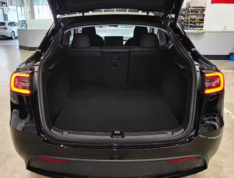 Tesla Model Y • 2023 • 84,413 km 6