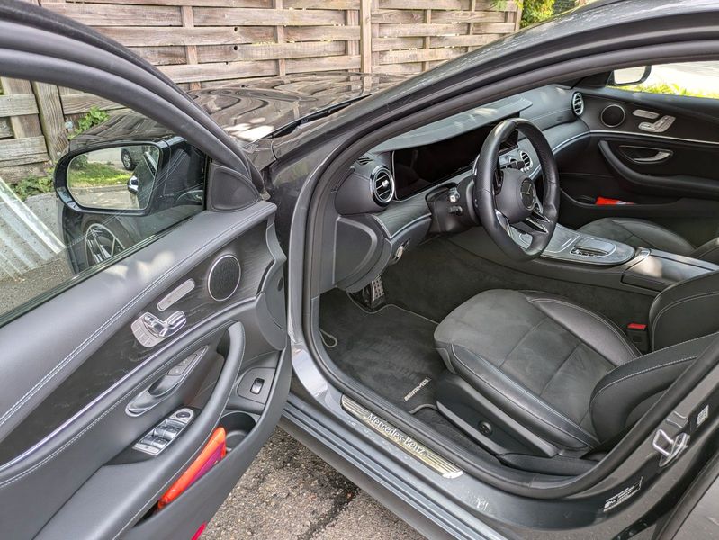 Mercedes-Benz E • 2021 • 136,900 km 3