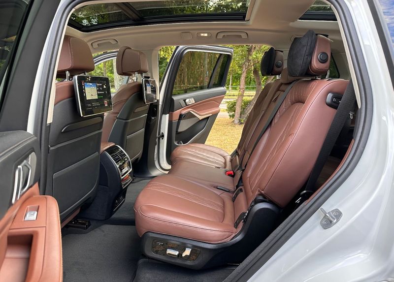 BMW X7 • 2019 • 82,000 km 4