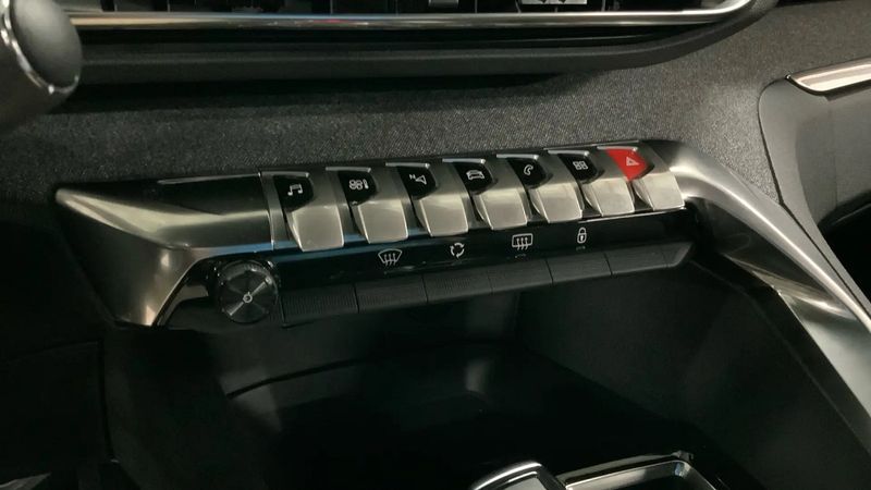 Peugeot 5008 • 2023 • 20,900 km 13