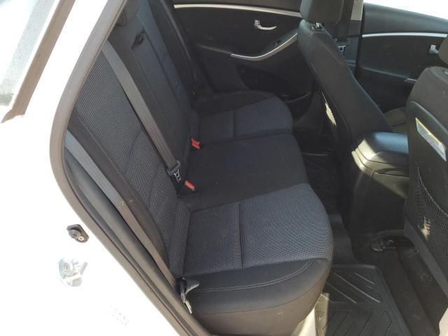 Hyundai Elantra GT • 2014 • 10,000 mi 7