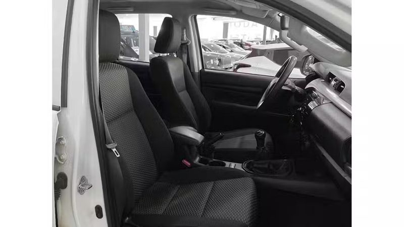 Toyota Hilux • 2022 • 53,912 km 12