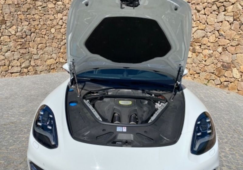 Porsche Panamera • 2018 • 25,000 km 4