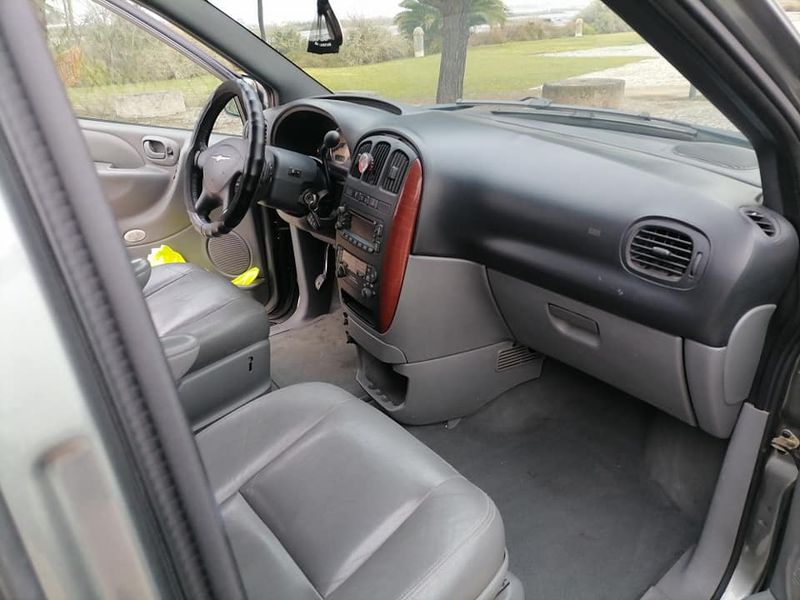 Chrysler Grand Voyager • 2009 • 89,000 km 8