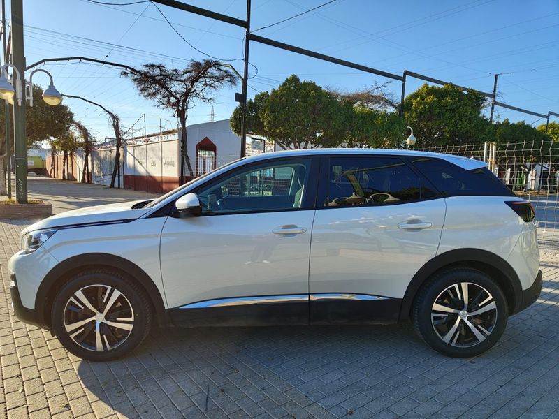 Peugeot 3008 • 2018 • 82,029 km 9