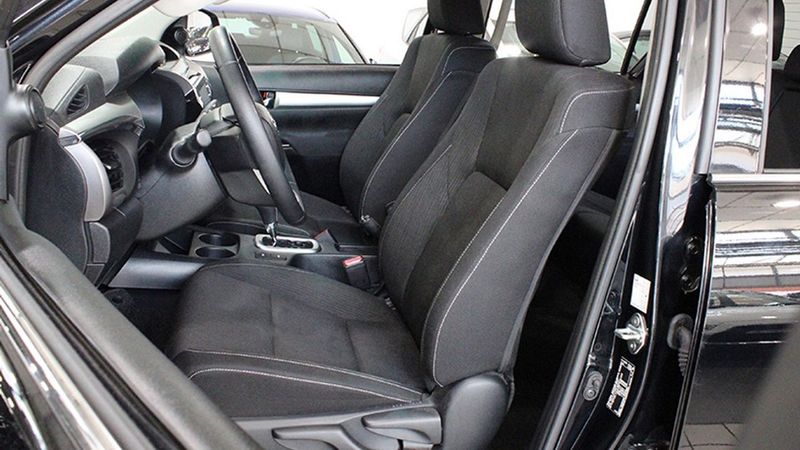 Toyota Hilux • 2023 • 12,960 km 5