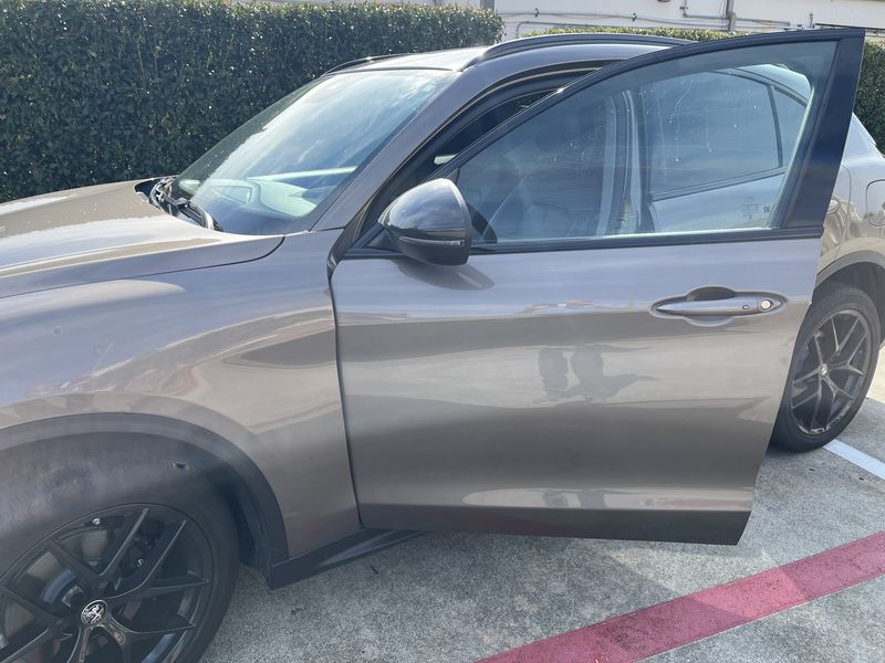 Alfa Romeo Stelvio • 2019 • 34,900 mi 2