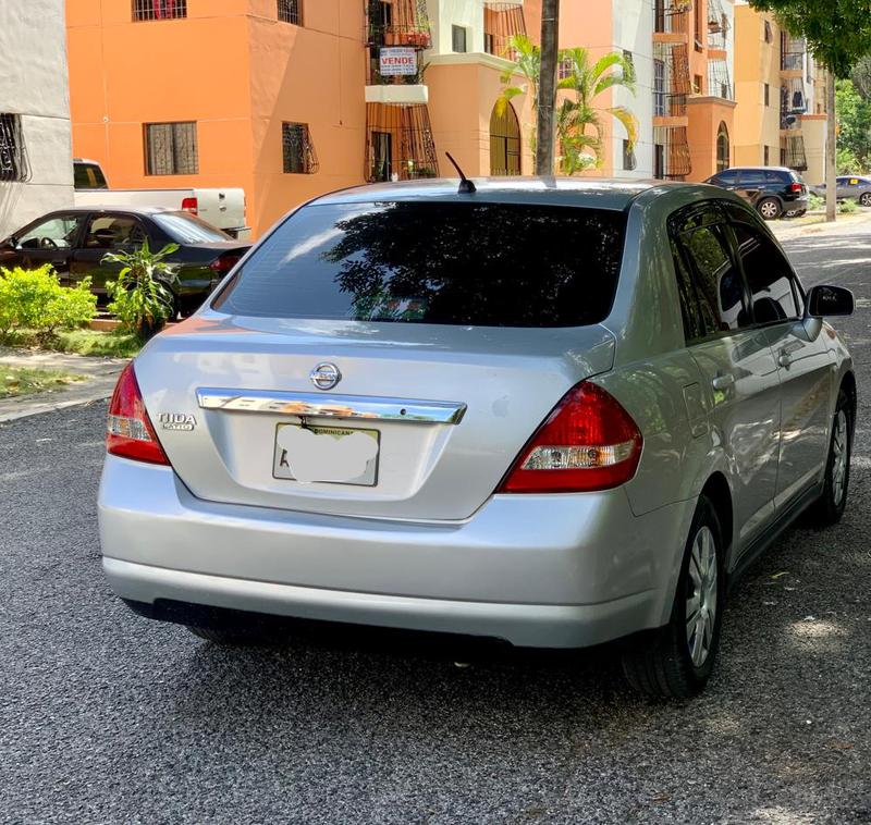 Nissan Tiida • 2011 • 133,000 km 6