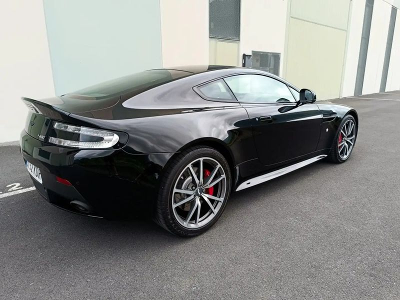 Aston Martin V8 Vantage • 2017 • 12,000 km 5