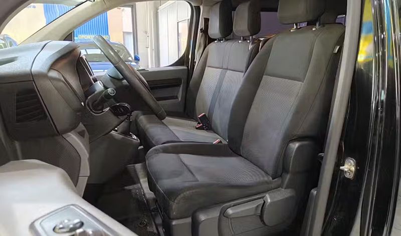 Opel Vivaro • 2020 • 144,000 km 12