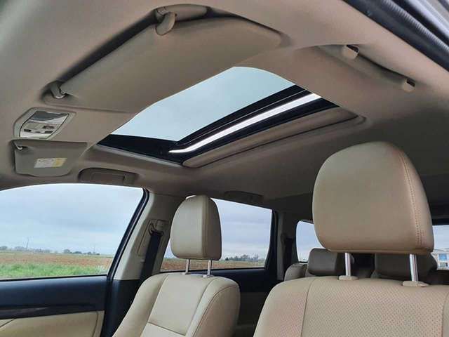 Mitsubishi Outlander • 2016 • 102,000 km 8