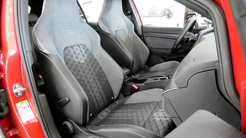 Volkswagen Golf • 2021 • 91,897 km 25