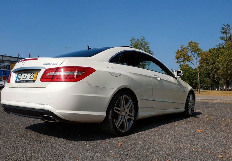 Mercedes-Benz E • 2010 • 210,000 km 2