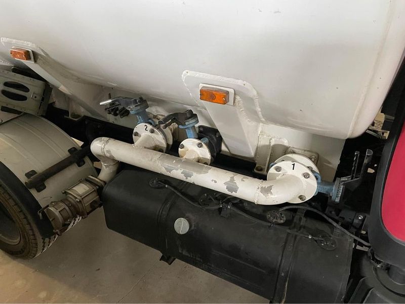 Toyota Dyna • 2004 • 90,000 km 4