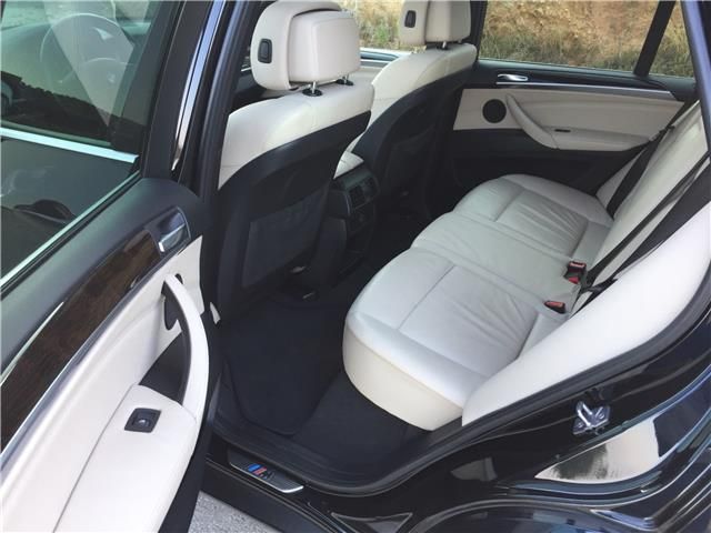 BMW X5 • 2010 • 212,000 km 8