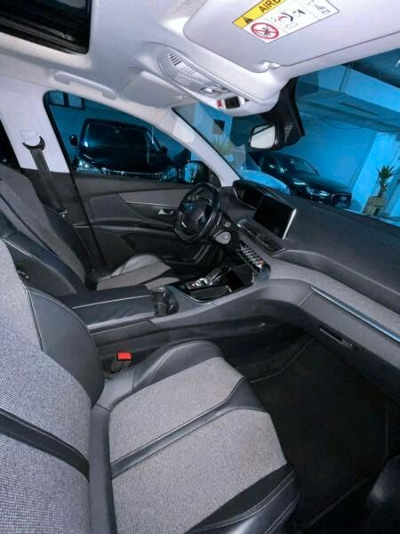 Peugeot 5008 • 2017 • 90,000 km 2