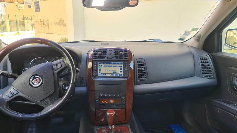 Cadillac SRX • 2008 • 199,000 km 5