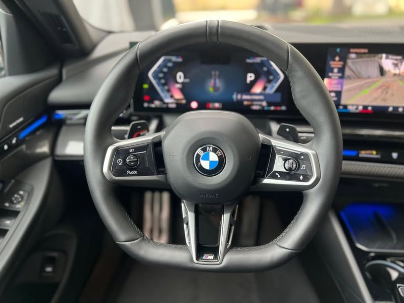 BMW 5 Series • 2023 • 32,500 km 2