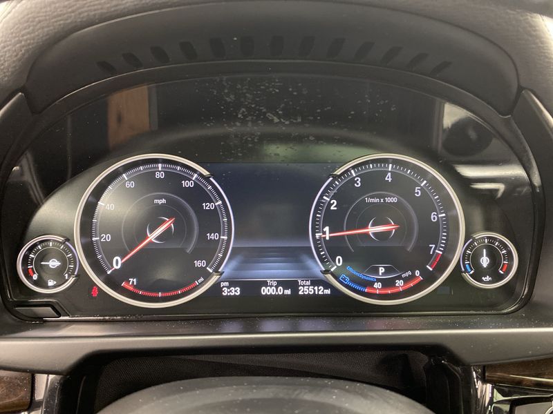 BMW X6 • 2018 • 25,512 km 9
