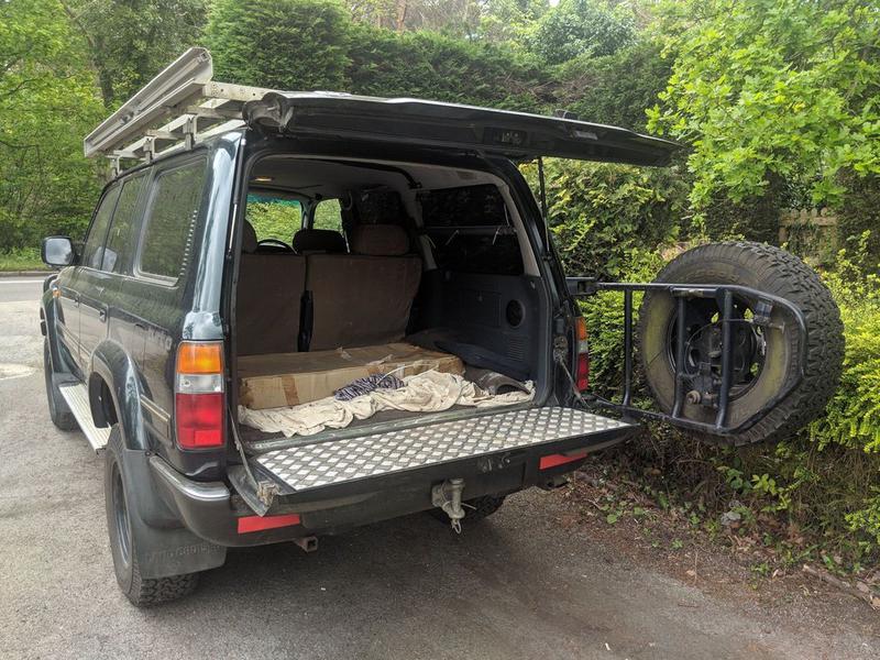 Toyota Land Cruiser • 2004 • 89,000 km 5