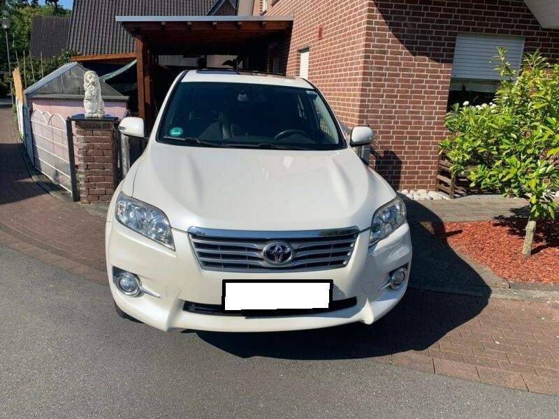 Toyota RAV4 • 2015 • 219,000 km 7