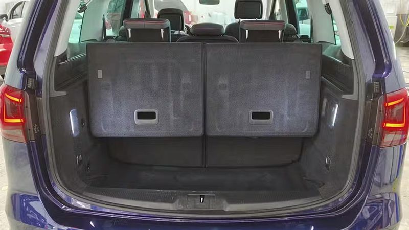 Seat Alhambra • 2020 • 60,499 km 6