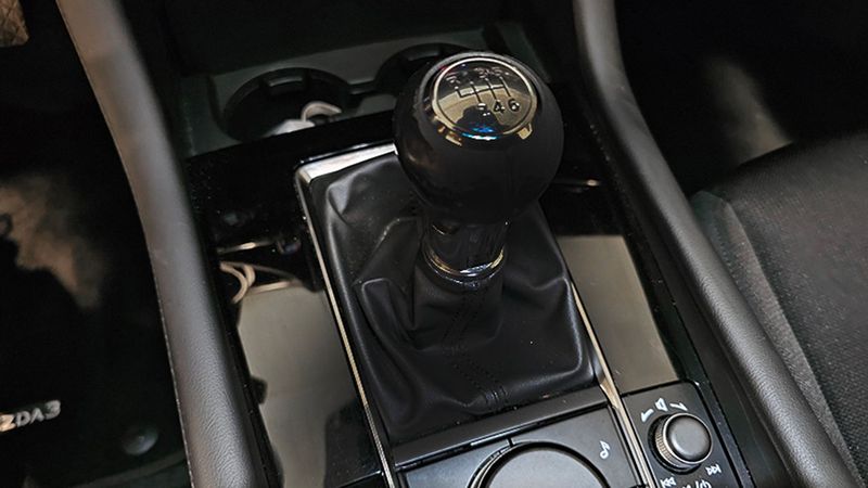 Mazda 3 • 2023 • 4,500 km 4