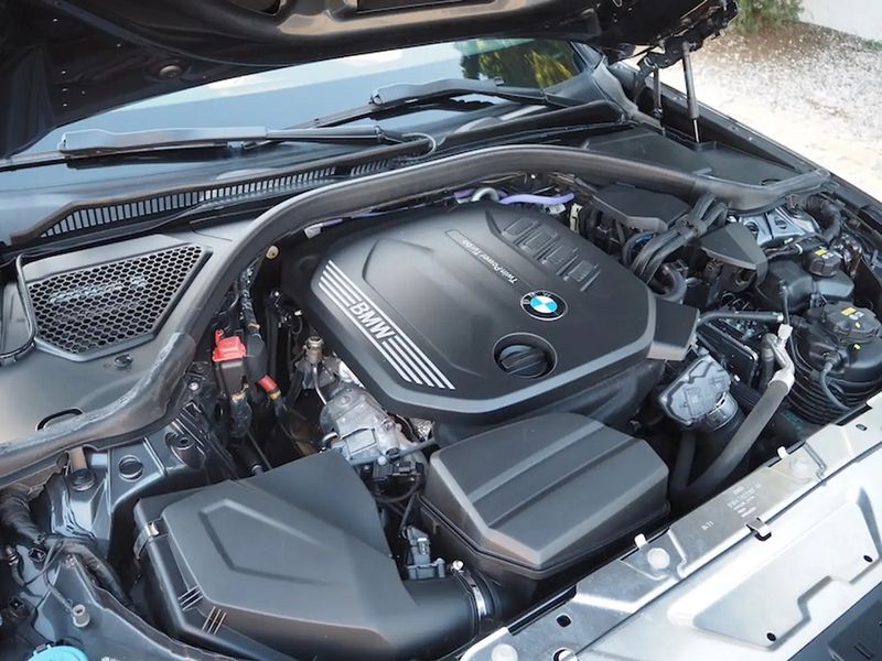 BMW 3 Series • 2021 • 119,000 km 12