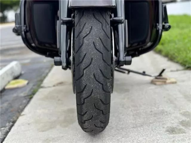 Harley Davidson street glide • 2019 • 19,700 km 7