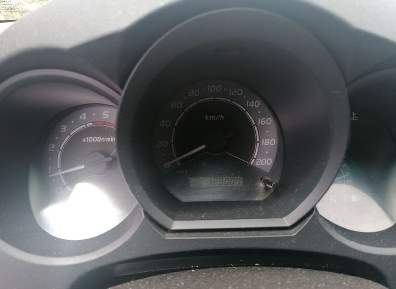 Toyota Hilux • 2011 • 90,000 km 5