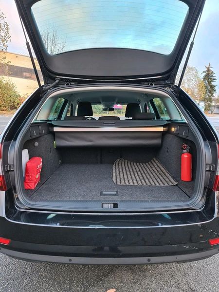 Škoda Octavia Combi • 2019 • 76,800 km 9